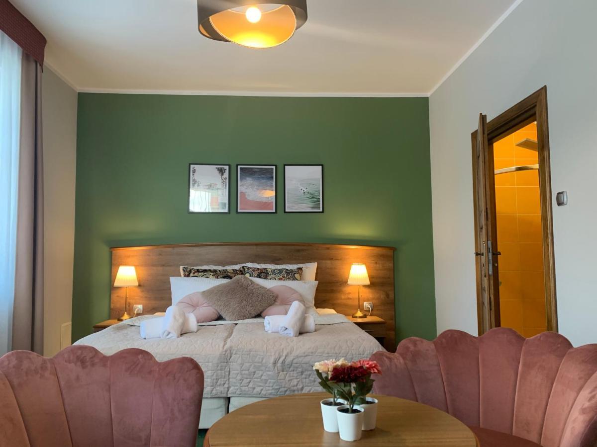 Dw California Bed & Breakfast Rewal Ngoại thất bức ảnh
